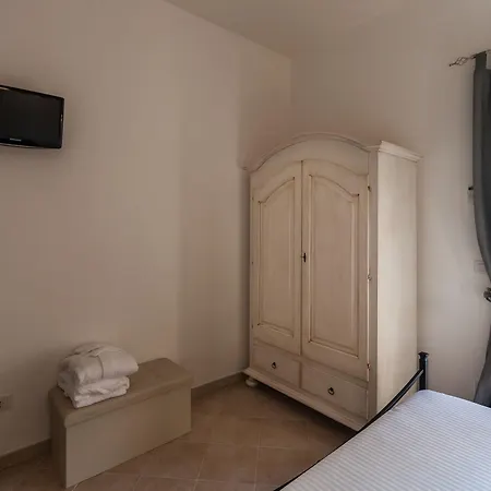 Palazzo De Luca By Apulia Hospitality Bed & Breakfast 3*