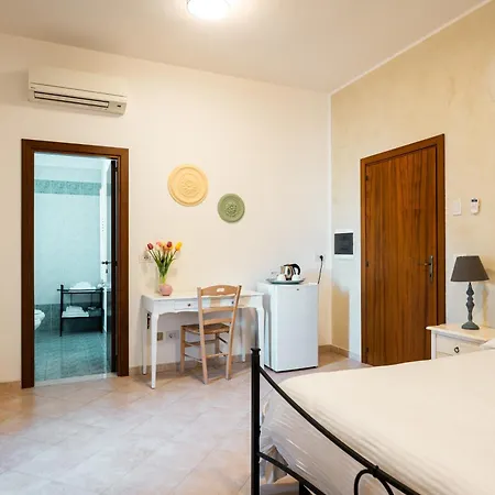 Palazzo De Luca By Apulia Hospitality Bed & Breakfast 3*