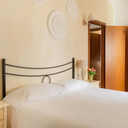 Palazzo De Luca By Apulia Hospitality Bed & Breakfast 3*