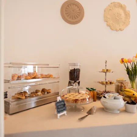 Palazzo De Luca By Apulia Hospitality Bed & Breakfast 3*