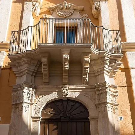 Palazzo De Luca By Apulia Hospitality Bed & Breakfast 3*