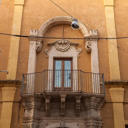 Palazzo De Luca By Apulia Hospitality Bed & Breakfast
